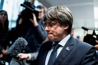 Puigdemont torna libero, leader catalano deve restare in Sardegna