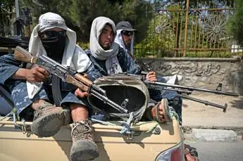 Afghanistan, esecuzioni dei Talebani a Herat: quattro corpi appesi in piazza