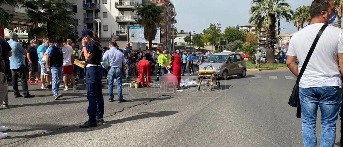 Corigliano Rossano, donna travolta e uccisa da un’auto