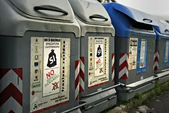 Rifiuti, Csel: tra i capoluoghi di regione prossimi al voto, a Napoli e Roma le tariffe Tari più alte