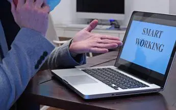 Ricerca Fid: per 3 italiani su 4 digitale è opportunità, 73% dice ok smart working
