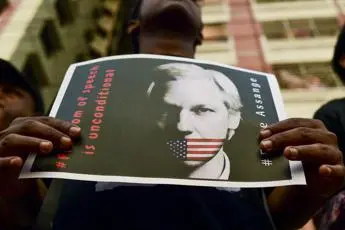 Wikileaks, \"la Cia pianificò rapimento e assassinio Assange\"