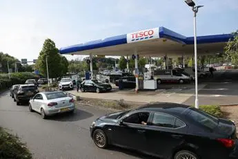 Gb, crisi carburante: governo pronto a impiegare esercito