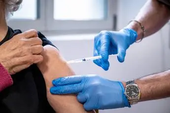Terza dose vaccino Covid, cosa c'è da sapere