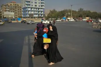 Niente donne all'università di Kabul: \"Serve ambiente islamico\"