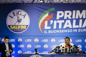 Morisi, Salvini: \"Io al citofono? Lì spacciatori, ma chi consuma va aiutato\"