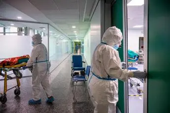 Covid oggi Lombardia, 345 contagi e 6 morti: a Milano 56 casi