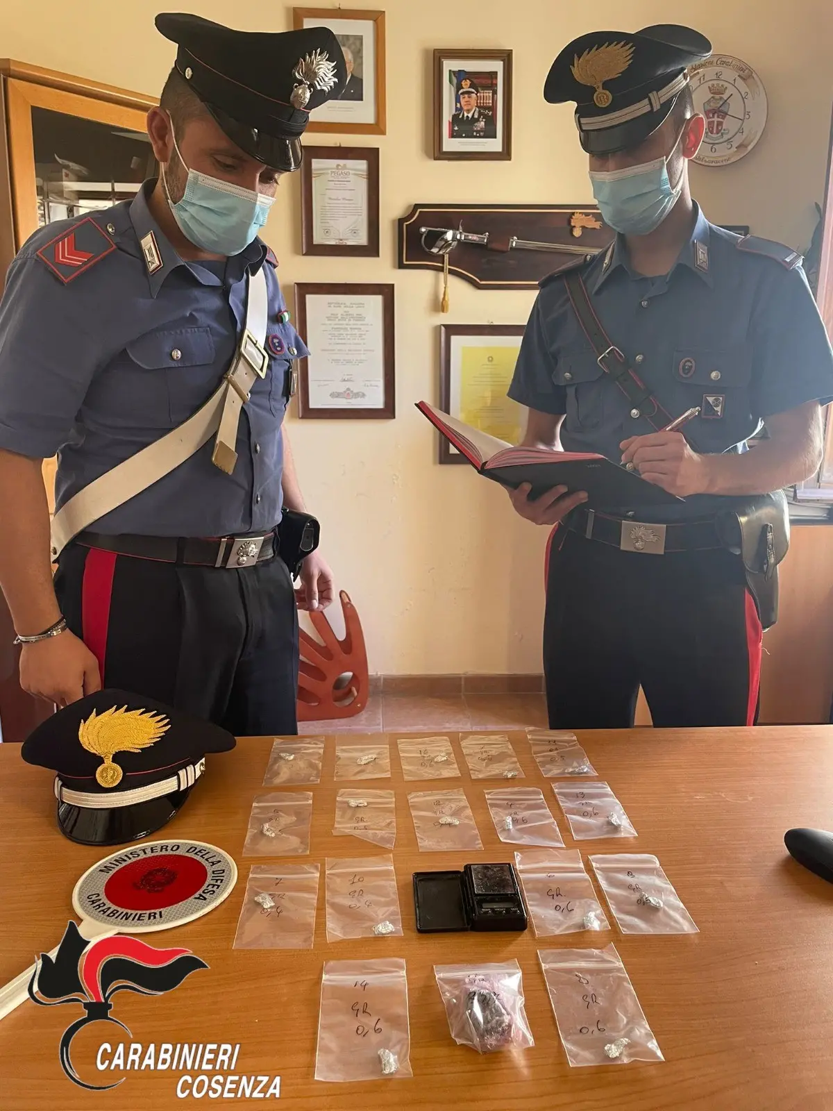 Castrovillari, spaccio di droga in città: i carabinieri arrestano un giovane