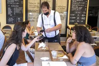 Green pass, Francia vuole usarlo fino a estate 2022