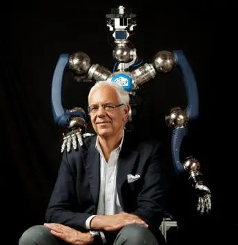 Editoria, il robotico Bruno Siciliano avverte: \"I robot e l'Ia non sostituiscono l'uomo\"
