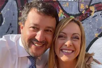 Amministrative, abbraccio Salvini-Meloni: \"Vinciamo e cambiamo l’Italia\"