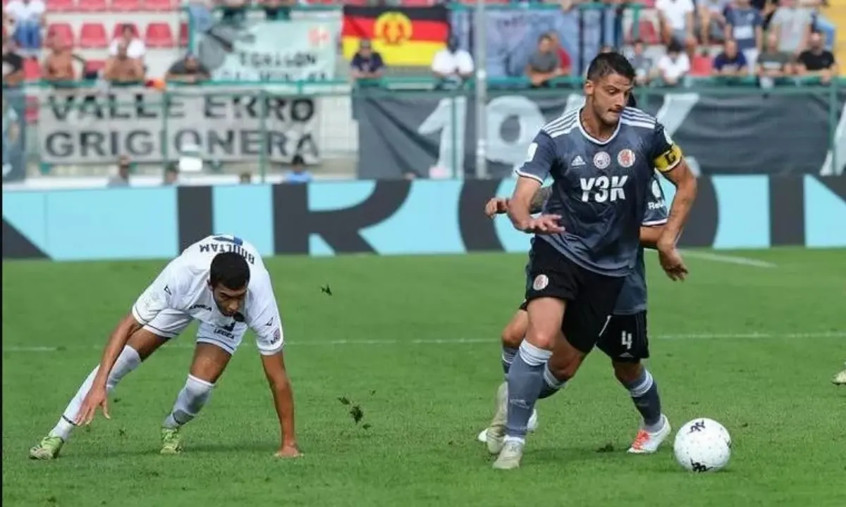 Brusco stop per il Cosenza: Di Gennaro punisce i Lupi. Vince l'Alessandria