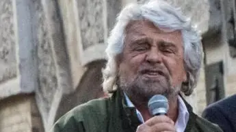 Elezioni Roma, Grillo a Raggi: \"Io sarò sempre con te\"