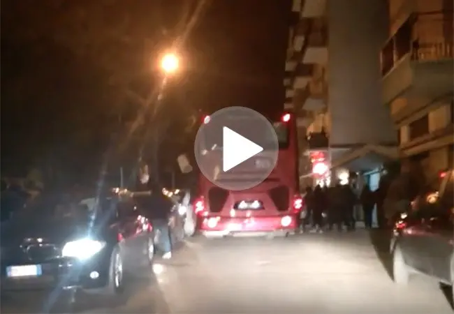 Il video dell'assalto al pullman del Foggia