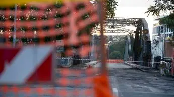 Ponte di Ferro, fornelletto in giaciglio probabile causa incendio