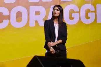 Elezioni Roma, Raggi: \"Unica a tenere testa a corazzate destra e sinistra\"