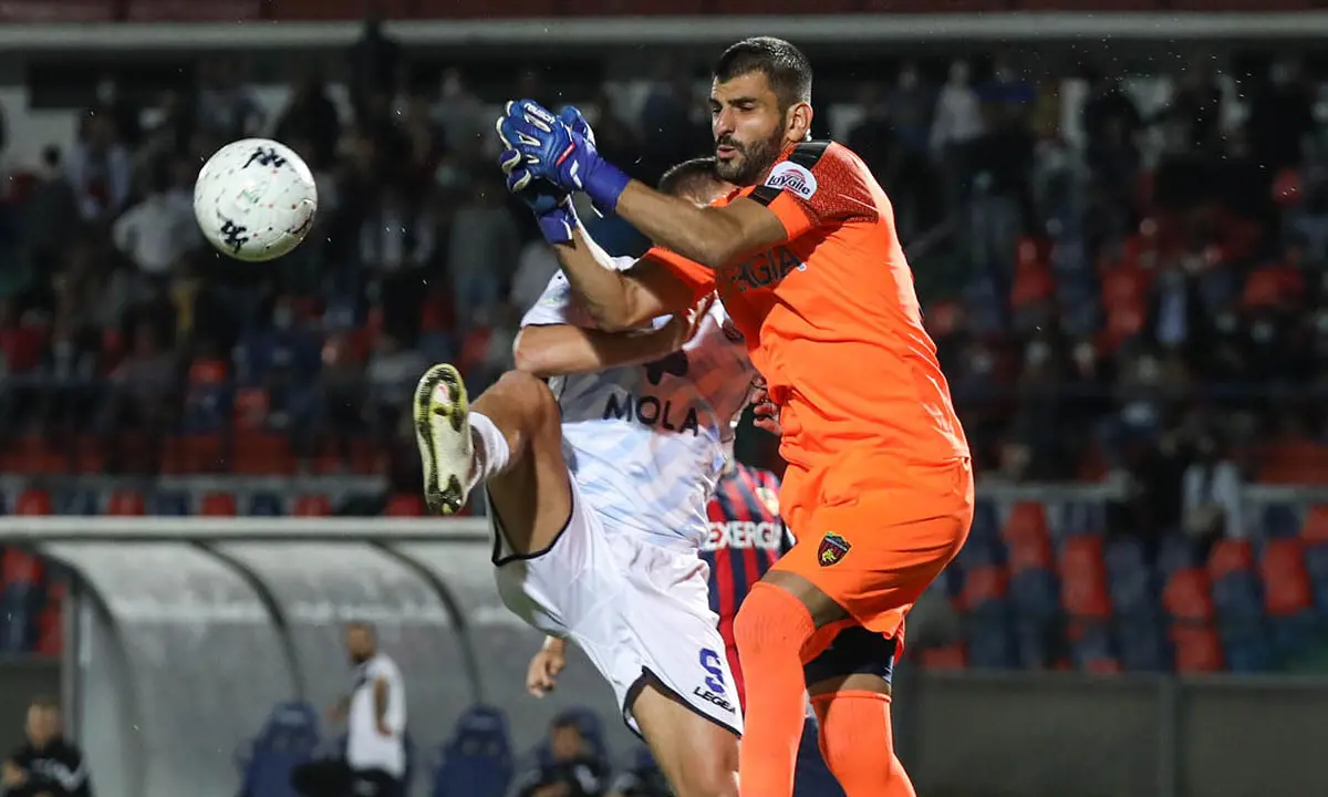Cosenza, calciomercato live: ufficiale la cessione di Vigorito al Como