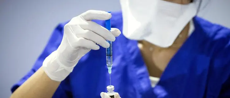 Covid, Gimbe: \"Giù numero nuovi vaccinati e terze dosi a rilento\"