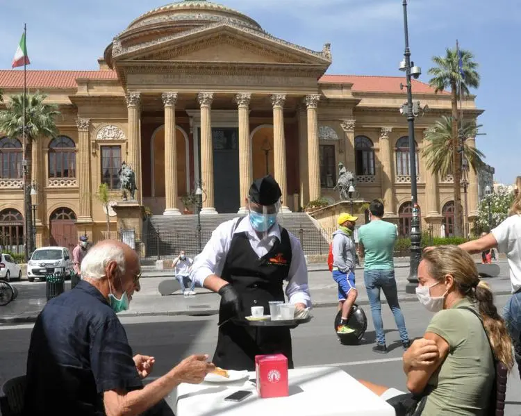 \"Sicilia torna zona bianca\", l'annuncio. Ecco le regole