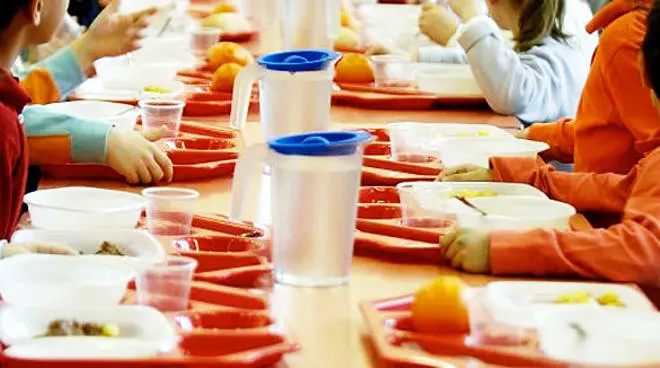 Cosenza, il servizio di mensa scolastica riprende lunedì