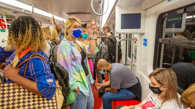 Covid oggi Italia, 2.494 contagi e 49 morti: bollettino 12 ottobre