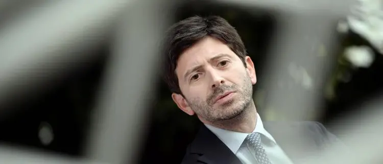 Covid, Speranza: \"Vaccinati oltre 80%, prima dose per 85%\"