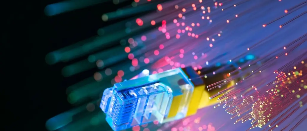 Cosenza, lavori di scavo per la posa della fibra ottica in via Rivocati