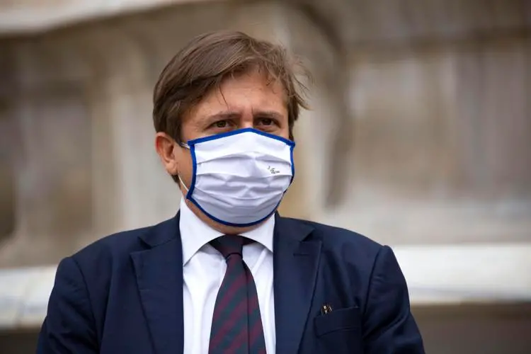 Green pass, Sileri: \"Tamponi gratis da valutare per più poveri e studenti\"