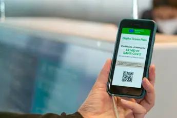 Green pass, operatori pronti per 1 mln di tamponi al giorno con corso Fad e podcast di Consulcesi