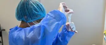 Covid Francia, da oggi tamponi a pagamento per incoraggiare vaccinazione