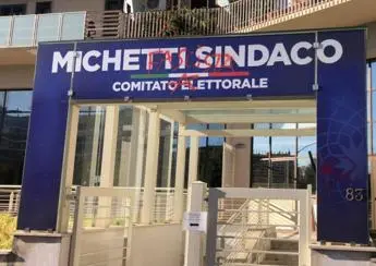 \"Fascista\" e stella Br: scritte al comitato elettorale Michetti