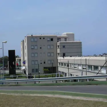 Corigliano Rossano, detenuto appicca incendio in cella