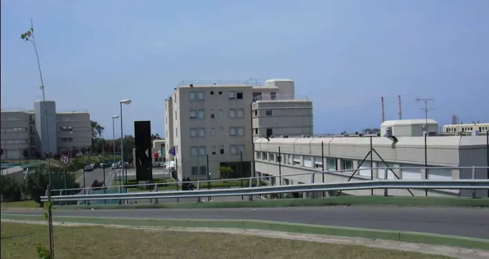 Corigliano Rossano, detenuto appicca incendio in cella
