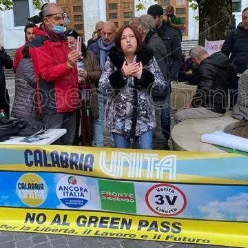 No green pass, la Granato a Cosenza: \"Cittadini non diventino sudditi”