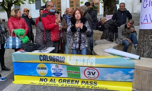 No green pass, la Granato a Cosenza: \"Cittadini non diventino sudditi”