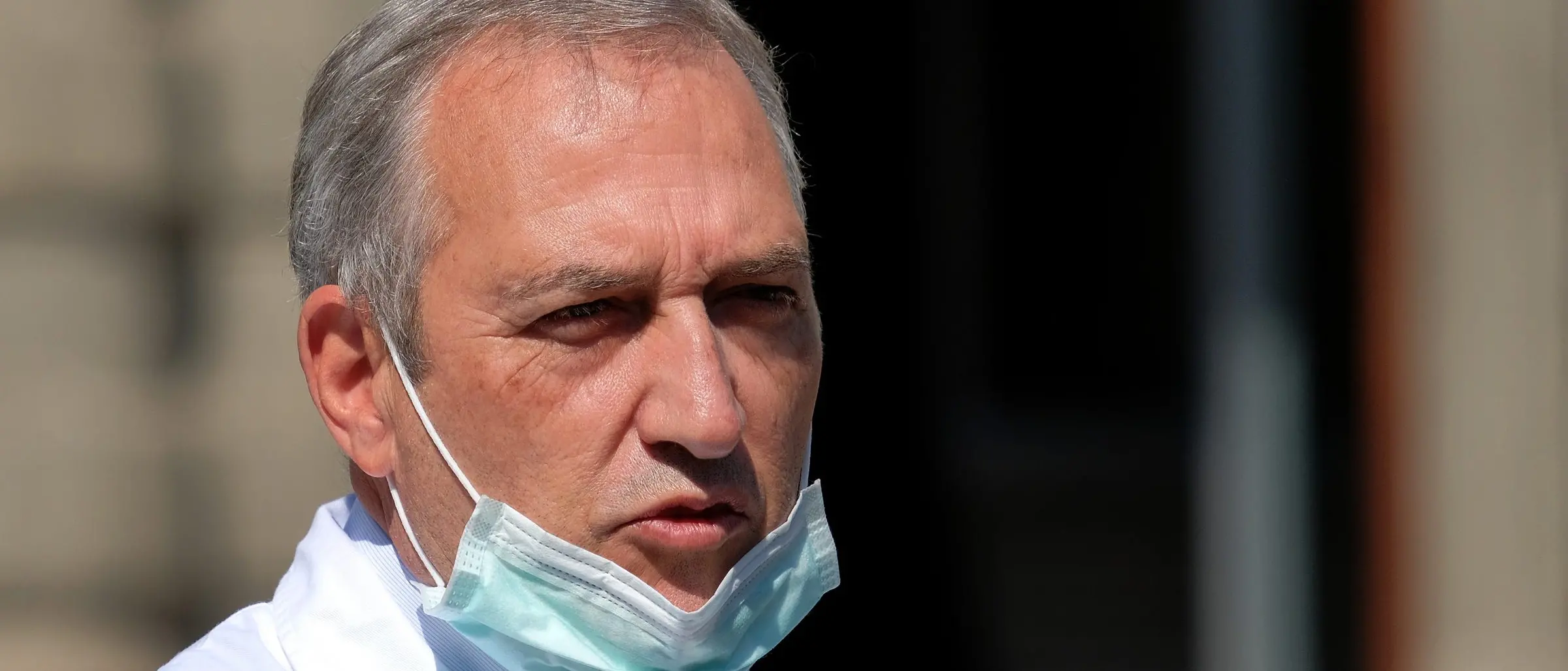 Covid oggi Italia, Vaia: \"Curva in discesa grazie a vaccino e green pass\"