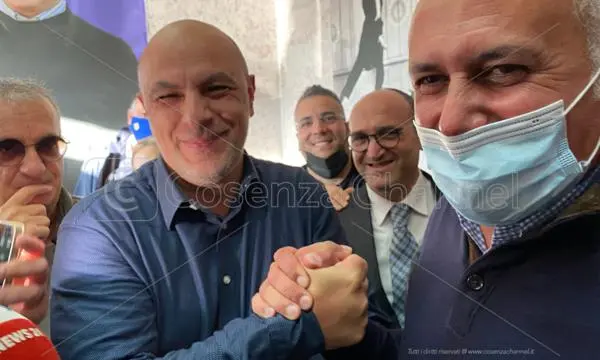 Palazzo dei Bruzi, la nuova giunta di Franz Caruso prende forma: i nomi