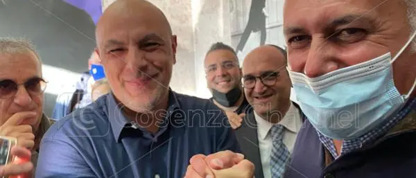 Palazzo dei Bruzi, la nuova giunta di Franz Caruso prende forma: i nomi