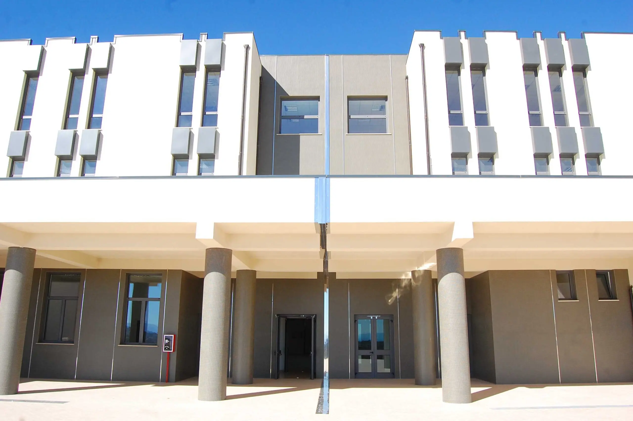 Ospedale di Rossano, assolti quattro anestesisti e un'infermiera: la sentenza