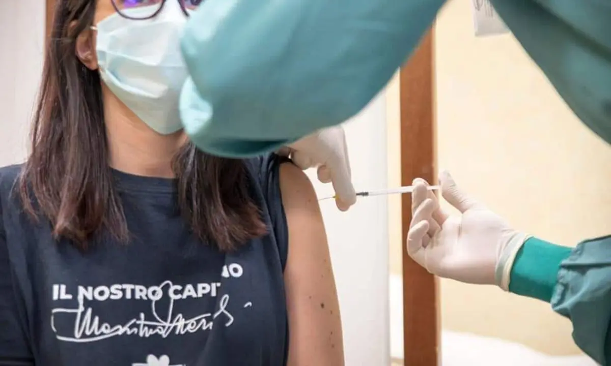 Vaccini Calabria, il 72% degli over 12 ha completato il ciclo