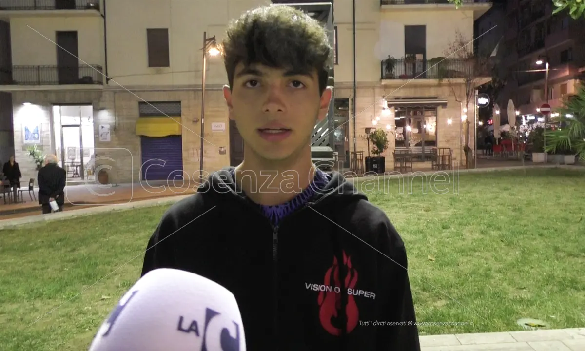 Cosenza, il 18enne Vincenzo Germano parla a Strasburgo del futuro dell'Unione Europea
