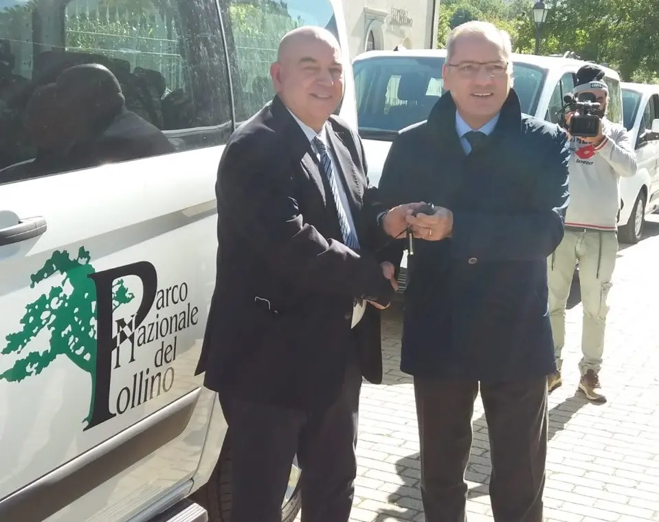 Civita riceve dal Parco un minivan ibrido: \"Lo utilizzeremo per la collettività\"