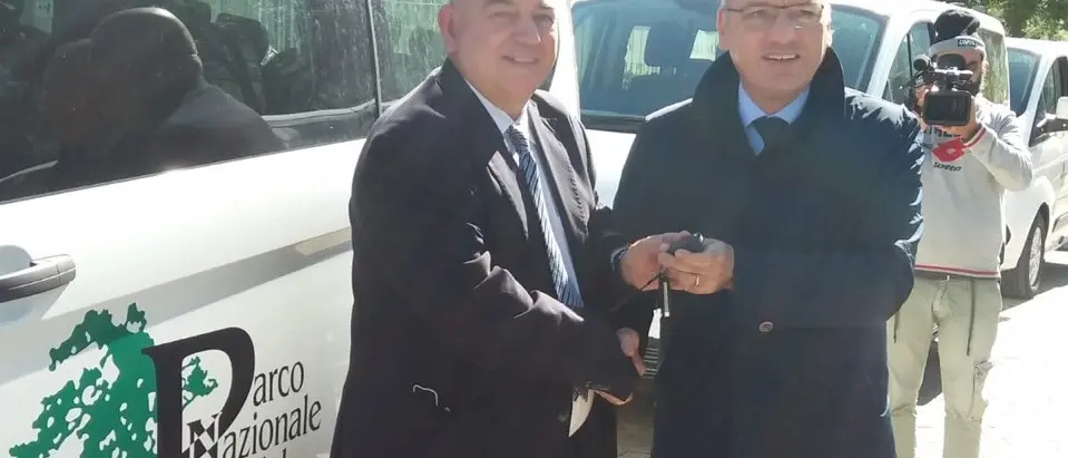 Civita riceve dal Parco un minivan ibrido: \"Lo utilizzeremo per la collettività\"