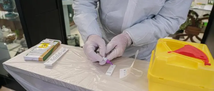 Green pass lavoro, tamponi in farmacia anche oltre orario e in giorni chiusura