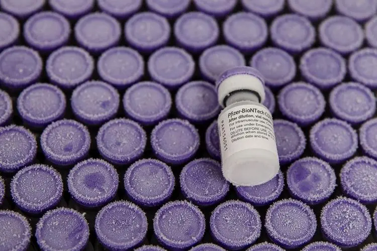 Terza dose vaccino Pfizer, efficacia 95,6% nonostante Delta