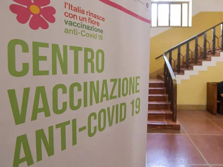 Terza dose, Palù: \"Subito agli over 60, sono quelli che rischiano di più\"