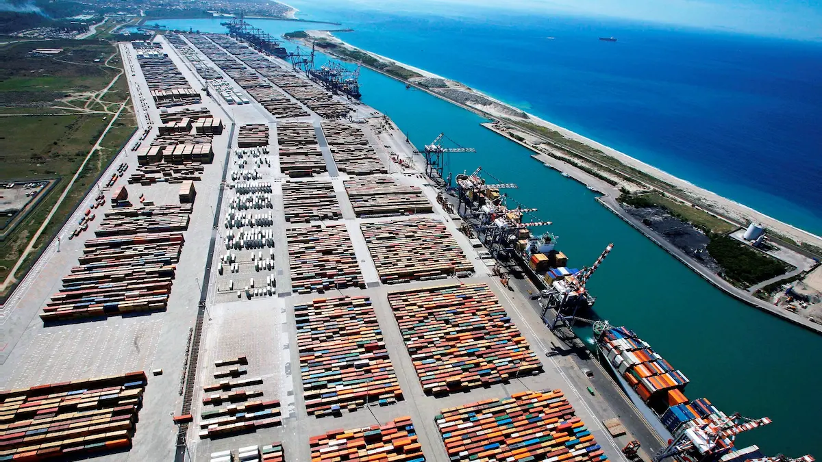 IL REPORTAGE | Nel Porto di Gioia Tauro la caccia alla coca dei narcos della 'ndrangheta