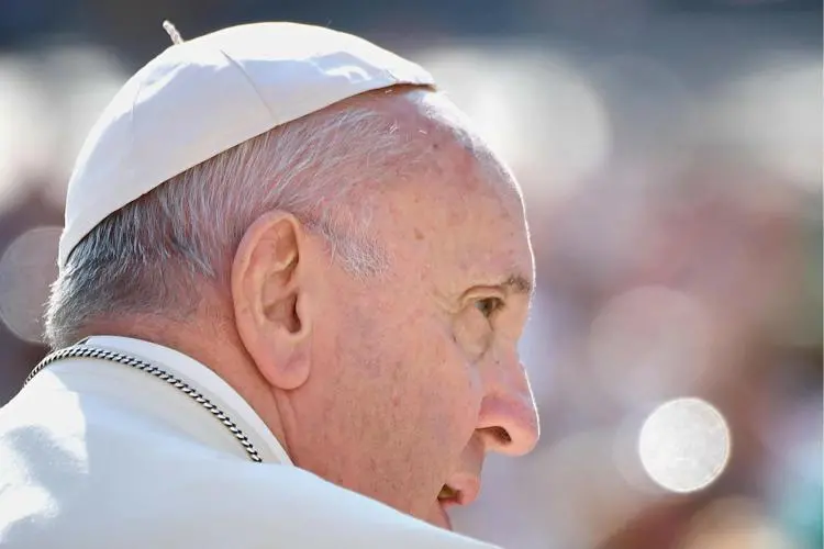 Aborto, nuovo appello Papa: \"Difendere vita da concepimento a morte\"
