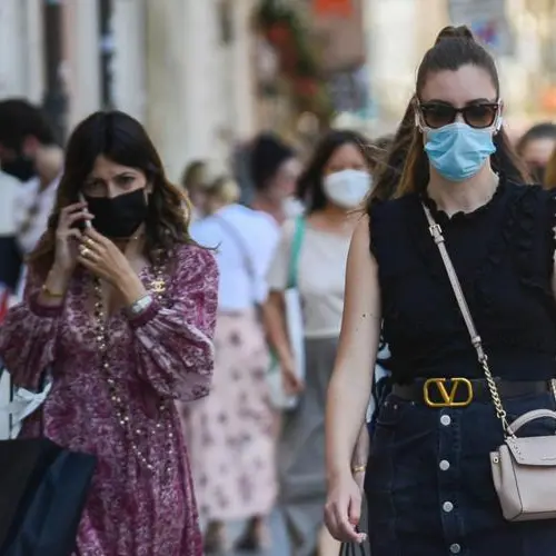 Covid oggi Italia, 2.535 contagi e 30 morti: bollettino 25 ottobre