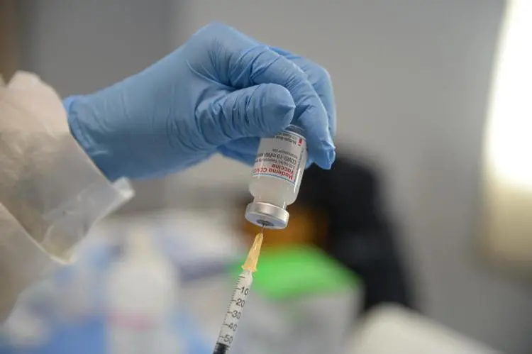 Vaccino Covid 6-11 anni, Moderna: «Sicuro e forte risposta immune»